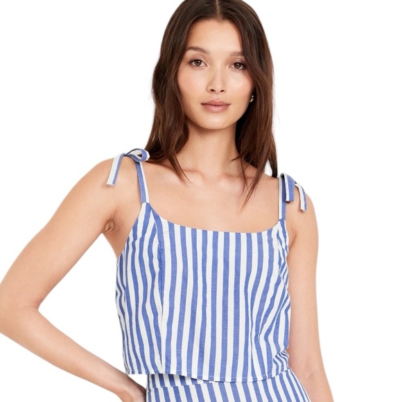 Old Navy Women’s Blue and White Striped Crop Scoop Neck Top Size XL - Picture 1 of 8